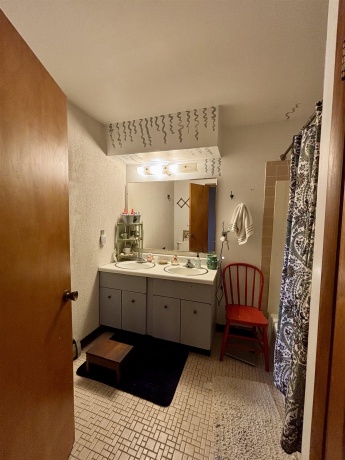 18280 IL Route 84, SAVANNA, Illinois 61074, 5 Bedrooms Bedrooms, ,2 BathroomsBathrooms,House,For Sale,IL Route 84,202601106