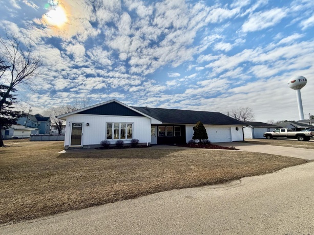 803 North, THOMSON, Illinois 61285, 1 Bedroom Bedrooms, ,1 BathroomBathrooms,House,For Sale,North,202601110