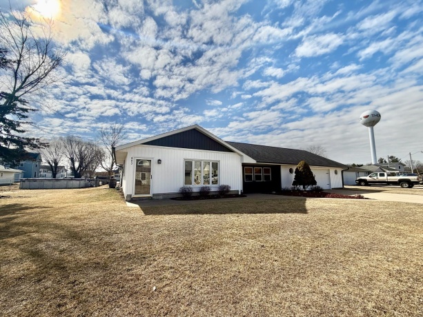 803 North, THOMSON, Illinois 61285, 1 Bedroom Bedrooms, ,1 BathroomBathrooms,House,For Sale,North,202601110