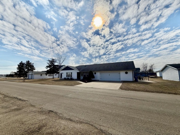 803 North, THOMSON, Illinois 61285, 1 Bedroom Bedrooms, ,1 BathroomBathrooms,House,For Sale,North,202601110