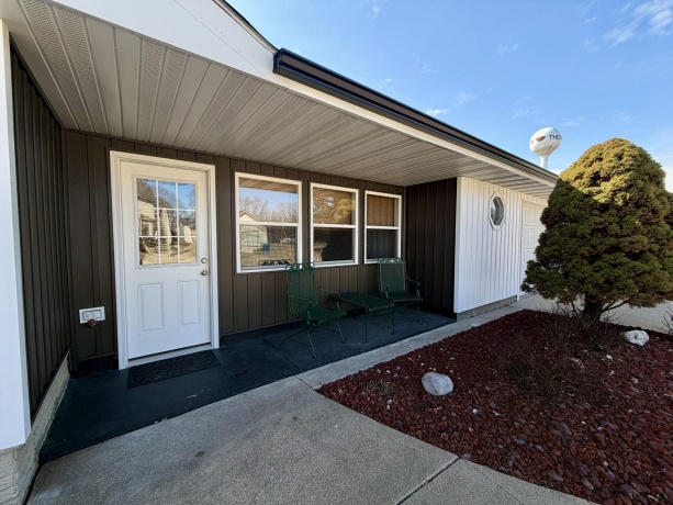 803 North, THOMSON, Illinois 61285, 1 Bedroom Bedrooms, ,1 BathroomBathrooms,House,For Sale,North,202601110