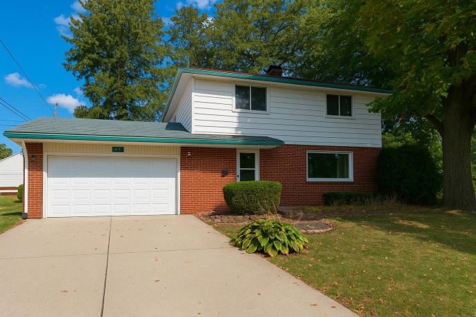 1244 LACRESTA, FREEPORT, Illinois 61032, 3 Bedrooms Bedrooms, ,1 BathroomBathrooms,House,For Sale,LACRESTA,202506380