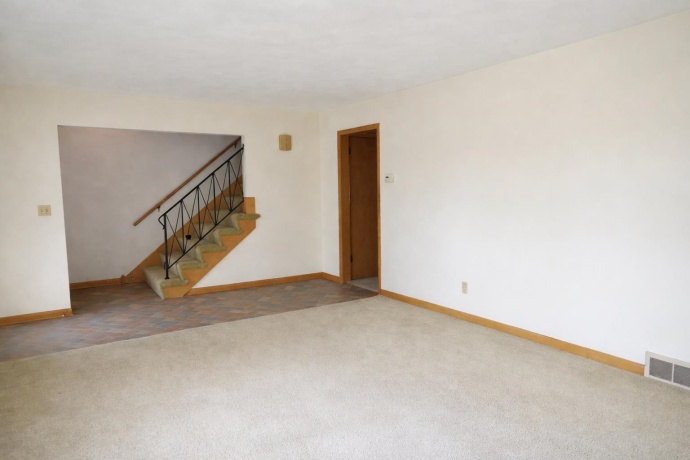 1244 LACRESTA, FREEPORT, Illinois 61032, 3 Bedrooms Bedrooms, ,1 BathroomBathrooms,House,For Sale,LACRESTA,202506380