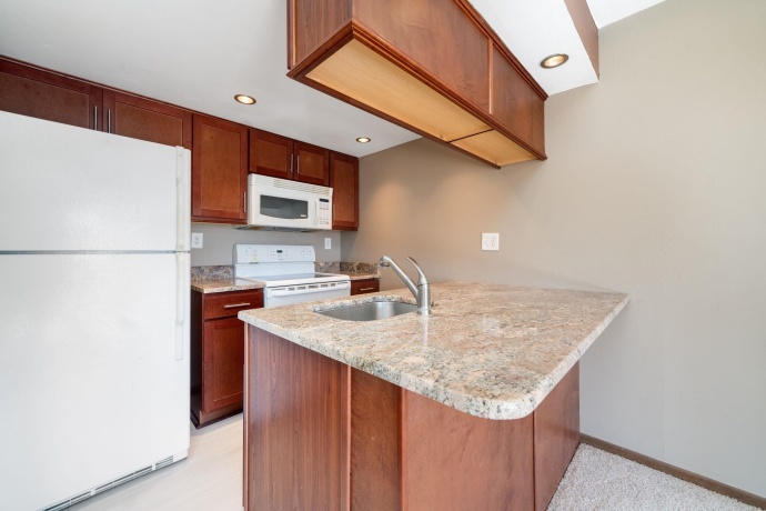 218 Bienterra, ROCKFORD, Illinois 61107, 2 Bedrooms Bedrooms, ,2 BathroomsBathrooms,Condominium,For Sale,Bienterra,202601111