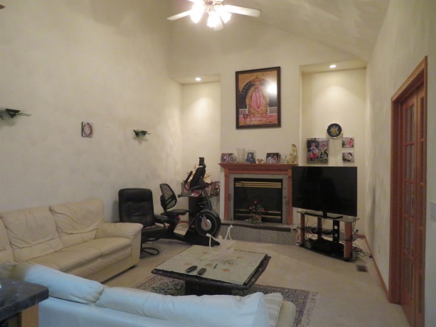 3204 Farmdale, FREEPORT, Illinois 61032, 3 Bedrooms Bedrooms, ,3 BathroomsBathrooms,House,For Sale,Farmdale,202601113