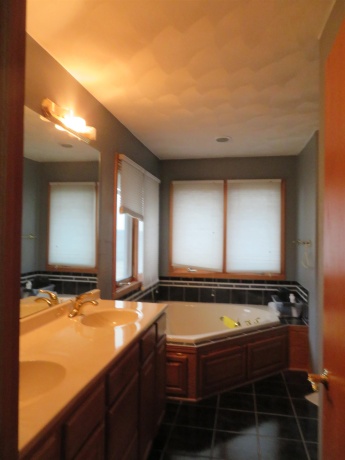 3204 Farmdale, FREEPORT, Illinois 61032, 3 Bedrooms Bedrooms, ,3 BathroomsBathrooms,House,For Sale,Farmdale,202601113