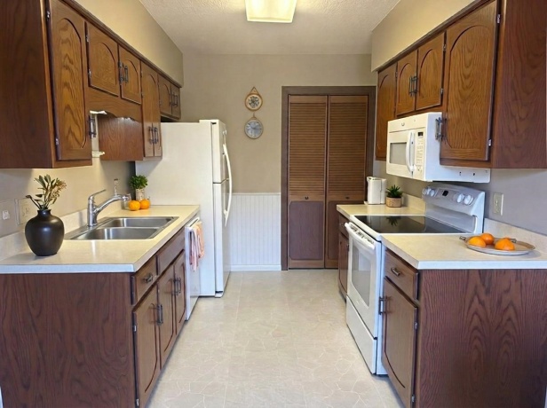 1827 Kerrybrook, SYCAMORE, Illinois 60178, 2 Bedrooms Bedrooms, ,1 BathroomBathrooms,Condominium,For Sale,Kerrybrook,202601121