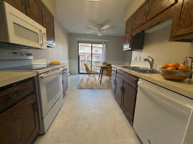 1827 Kerrybrook, SYCAMORE, Illinois 60178, 2 Bedrooms Bedrooms, ,1 BathroomBathrooms,Condominium,For Sale,Kerrybrook,202601121