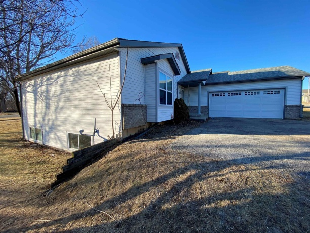 435 Waveland, ROCKFORD, Illinois 61102, 3 Bedrooms Bedrooms, ,2 BathroomsBathrooms,House,For Sale,Waveland,202601123