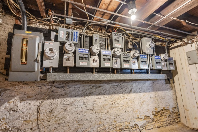 601 Pearl, BELVIDERE, Illinois 61008, ,5+ Units,For Sale,Pearl,202601125