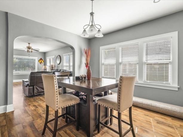 422 Rockford, ROCKFORD, Illinois 61107, 5 Bedrooms Bedrooms, ,2 BathroomsBathrooms,House,For Sale,Rockford,202506125