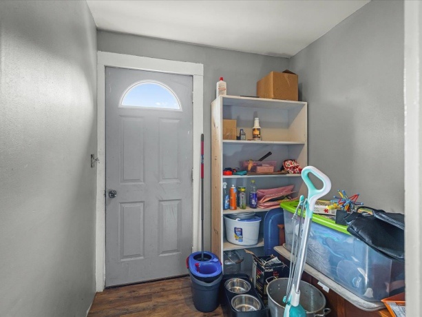 422 Rockford, ROCKFORD, Illinois 61107, 5 Bedrooms Bedrooms, ,2 BathroomsBathrooms,House,For Sale,Rockford,202506125