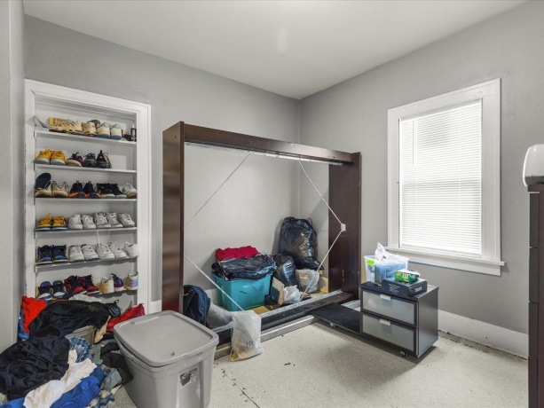 422 Rockford, ROCKFORD, Illinois 61107, 5 Bedrooms Bedrooms, ,2 BathroomsBathrooms,House,For Sale,Rockford,202506125