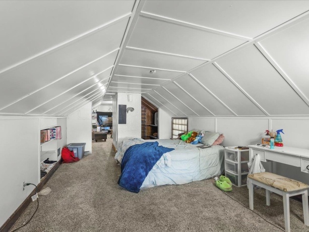 422 Rockford, ROCKFORD, Illinois 61107, 5 Bedrooms Bedrooms, ,2 BathroomsBathrooms,House,For Sale,Rockford,202506125