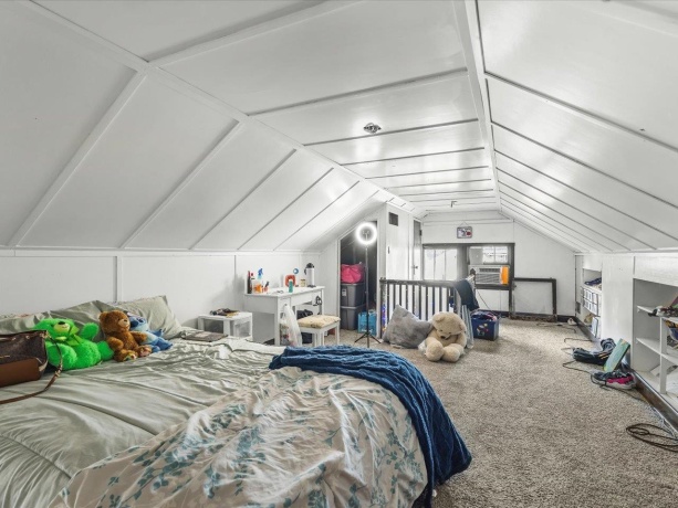 422 Rockford, ROCKFORD, Illinois 61107, 5 Bedrooms Bedrooms, ,2 BathroomsBathrooms,House,For Sale,Rockford,202506125