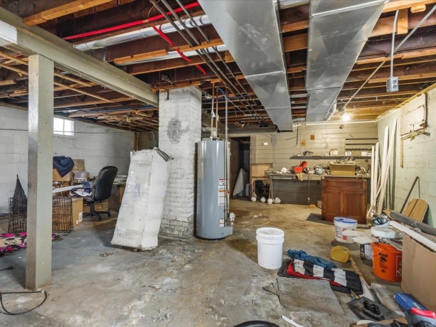 422 Rockford, ROCKFORD, Illinois 61107, 5 Bedrooms Bedrooms, ,2 BathroomsBathrooms,House,For Sale,Rockford,202506125