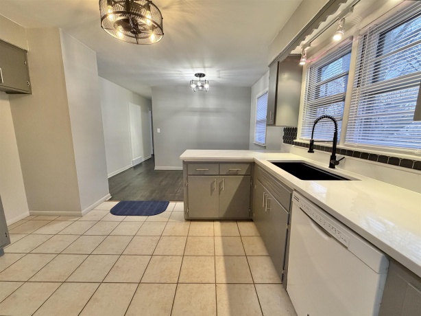 2703 18th, ROCKFORD, Illinois 61108, 4 Bedrooms Bedrooms, ,1 BathroomBathrooms,House,For Sale,18th,202601126