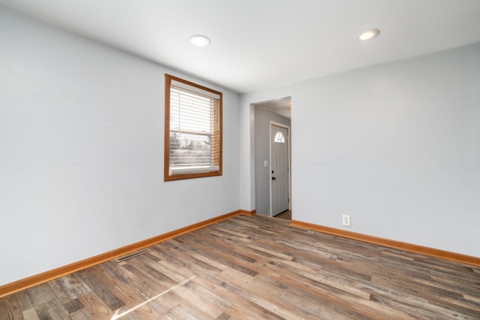 202 Etnyre, OREGON, Illinois 61061, 3 Bedrooms Bedrooms, ,1 BathroomBathrooms,House,For Sale,Etnyre,202601127