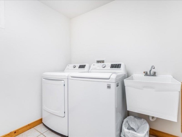 242 Blackhawk, GALENA, Illinois 61036, 4 Bedrooms Bedrooms, ,4 BathroomsBathrooms,House,For Sale,Blackhawk,202601129