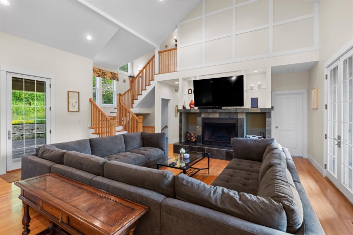 33 Sugarcreek, GALENA, Illinois 61036, 4 Bedrooms Bedrooms, ,2 BathroomsBathrooms,House,For Sale,Sugarcreek,202601130