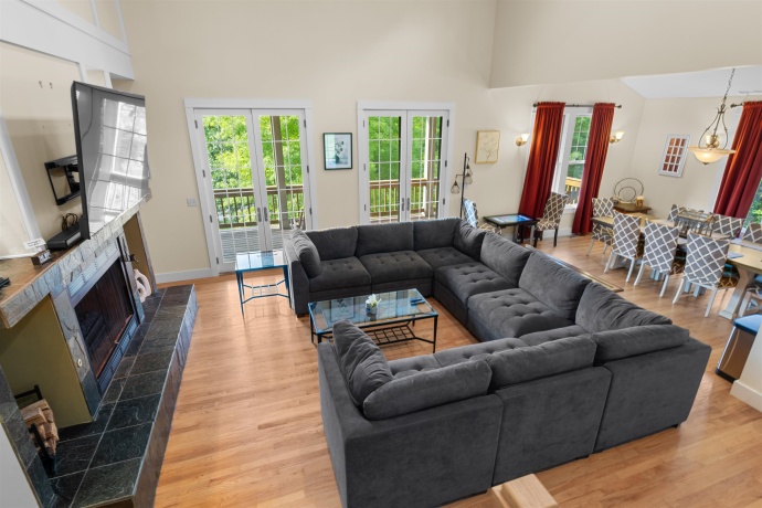 33 Sugarcreek, GALENA, Illinois 61036, 4 Bedrooms Bedrooms, ,2 BathroomsBathrooms,House,For Sale,Sugarcreek,202601130