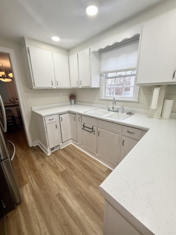 401 Junius, LOVES PARK, Illinois 61111, 3 Bedrooms Bedrooms, ,2 BathroomsBathrooms,House,For Sale,Junius,202601132