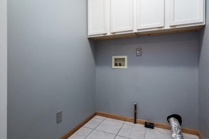 212 ROYAL, BELVIDERE, Illinois 61008, 3 Bedrooms Bedrooms, ,2 BathroomsBathrooms,House,For Sale,ROYAL,202601134