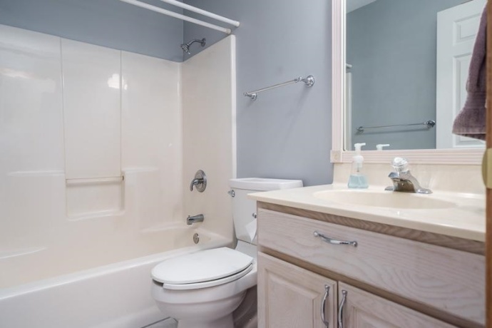 212 ROYAL, BELVIDERE, Illinois 61008, 3 Bedrooms Bedrooms, ,2 BathroomsBathrooms,House,For Sale,ROYAL,202601134