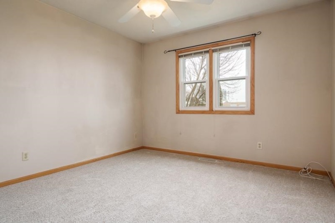 212 ROYAL, BELVIDERE, Illinois 61008, 3 Bedrooms Bedrooms, ,2 BathroomsBathrooms,House,For Sale,ROYAL,202601134