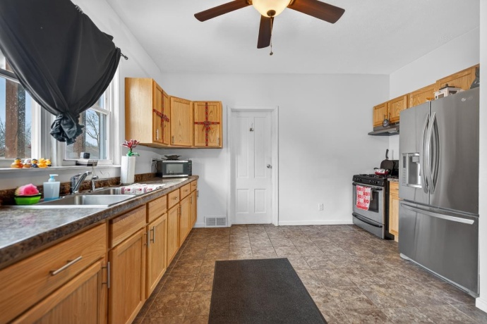 922 Lincoln, ROCHELLE, Illinois 61068, ,2 Units,For Sale,Lincoln,202601136