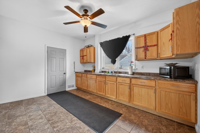 922 Lincoln, ROCHELLE, Illinois 61068, ,2 Units,For Sale,Lincoln,202601136