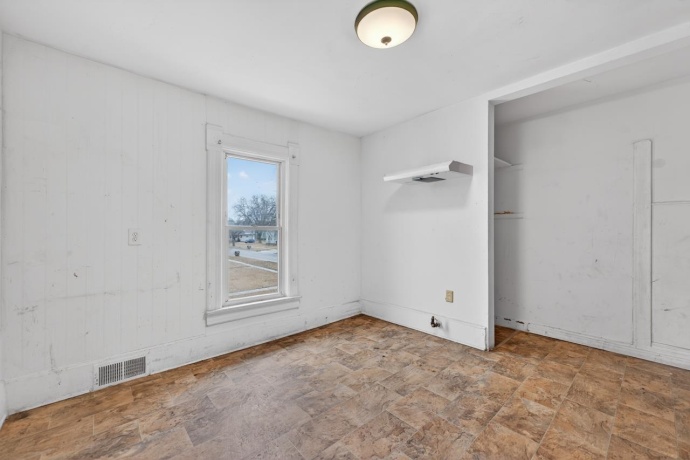 922 Lincoln, ROCHELLE, Illinois 61068, ,2 Units,For Sale,Lincoln,202601136