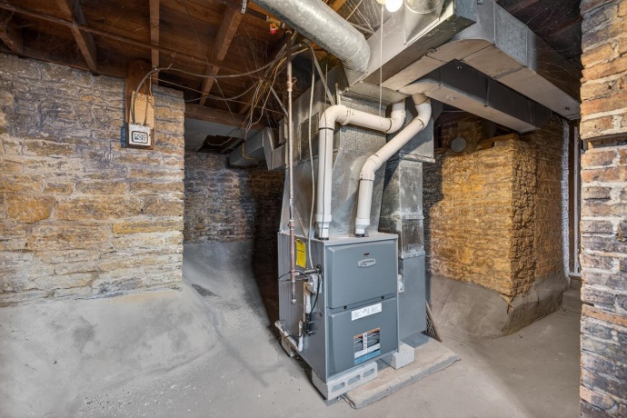 922 Lincoln, ROCHELLE, Illinois 61068, ,2 Units,For Sale,Lincoln,202601136