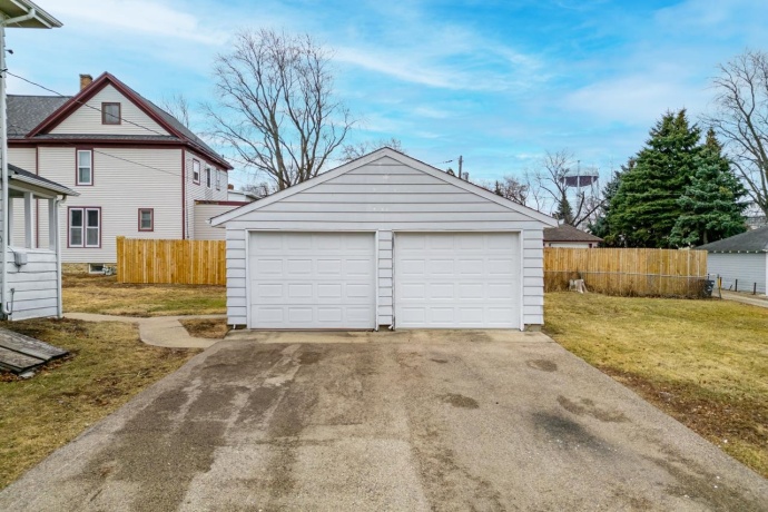 922 Lincoln, ROCHELLE, Illinois 61068, ,2 Units,For Sale,Lincoln,202601136