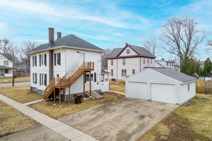 922 Lincoln, ROCHELLE, Illinois 61068, ,2 Units,For Sale,Lincoln,202601136