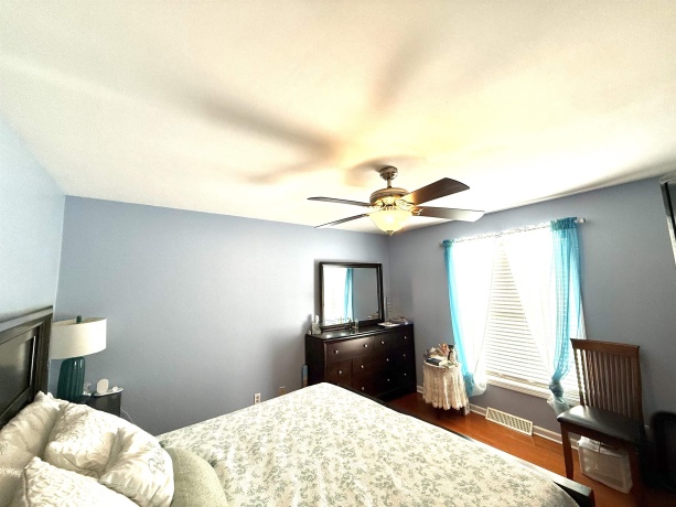 2910 17th, ROCKFORD, Illinois 61109, 3 Bedrooms Bedrooms, ,2 BathroomsBathrooms,House,For Sale,17th,202601140