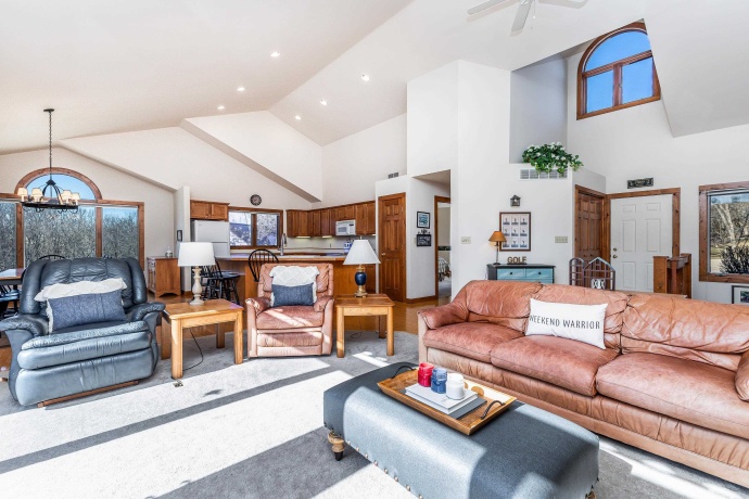 17 Wedgewood, GALENA, Illinois 61036, 4 Bedrooms Bedrooms, ,3 BathroomsBathrooms,House,For Sale,Wedgewood,202601146