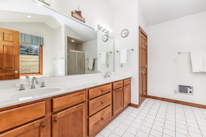 17 Wedgewood, GALENA, Illinois 61036, 4 Bedrooms Bedrooms, ,3 BathroomsBathrooms,House,For Sale,Wedgewood,202601146