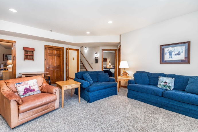 17 Wedgewood, GALENA, Illinois 61036, 4 Bedrooms Bedrooms, ,3 BathroomsBathrooms,House,For Sale,Wedgewood,202601146