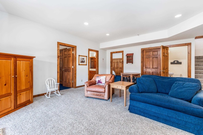 17 Wedgewood, GALENA, Illinois 61036, 4 Bedrooms Bedrooms, ,3 BathroomsBathrooms,House,For Sale,Wedgewood,202601146