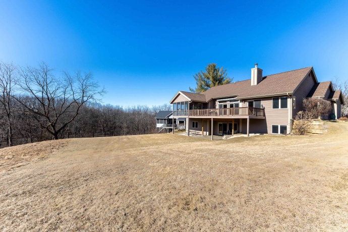 17 Wedgewood, GALENA, Illinois 61036, 4 Bedrooms Bedrooms, ,3 BathroomsBathrooms,House,For Sale,Wedgewood,202601146