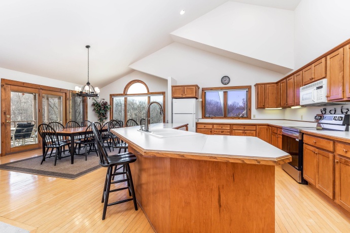 17 Wedgewood, GALENA, Illinois 61036, 4 Bedrooms Bedrooms, ,3 BathroomsBathrooms,House,For Sale,Wedgewood,202601146