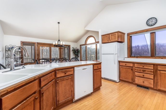 17 Wedgewood, GALENA, Illinois 61036, 4 Bedrooms Bedrooms, ,3 BathroomsBathrooms,House,For Sale,Wedgewood,202601146