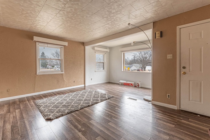 721 Vista, ROCKFORD, Illinois 61102, 3 Bedrooms Bedrooms, ,1 BathroomBathrooms,House,For Sale,Vista,202601147