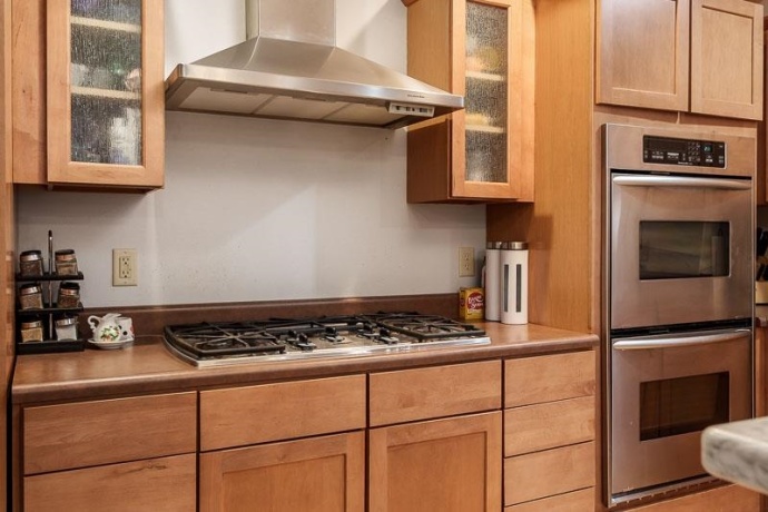 1927 Burton, BELOIT, Wisconsin 53511, 3 Bedrooms Bedrooms, ,1 BathroomBathrooms,House,For Sale,Burton,202601150