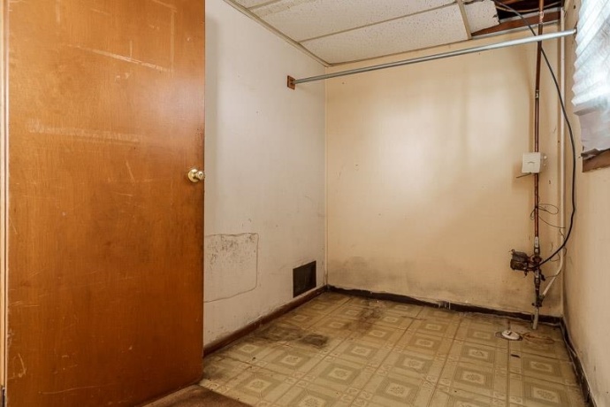 1927 Burton, BELOIT, Wisconsin 53511, 3 Bedrooms Bedrooms, ,1 BathroomBathrooms,House,For Sale,Burton,202601150