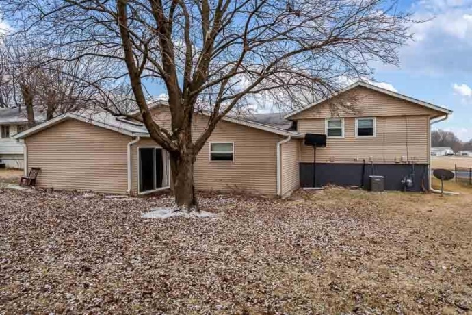 1927 Burton, BELOIT, Wisconsin 53511, 3 Bedrooms Bedrooms, ,1 BathroomBathrooms,House,For Sale,Burton,202601150