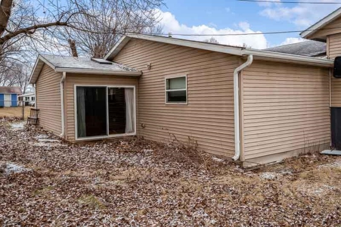 1927 Burton, BELOIT, Wisconsin 53511, 3 Bedrooms Bedrooms, ,1 BathroomBathrooms,House,For Sale,Burton,202601150