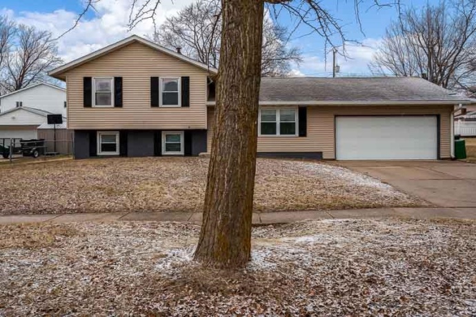 1927 Burton, BELOIT, Wisconsin 53511, 3 Bedrooms Bedrooms, ,1 BathroomBathrooms,House,For Sale,Burton,202601150
