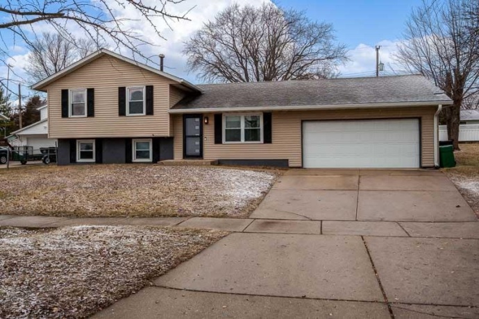 1927 Burton, BELOIT, Wisconsin 53511, 3 Bedrooms Bedrooms, ,1 BathroomBathrooms,House,For Sale,Burton,202601150